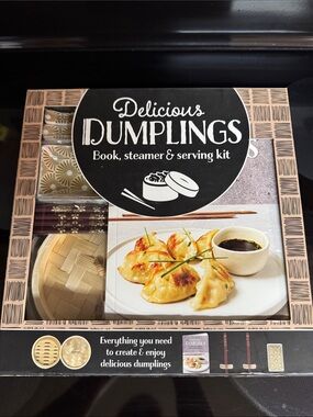Delicious Dumplings Steamer & Serving Kit - Natural Bamboo
